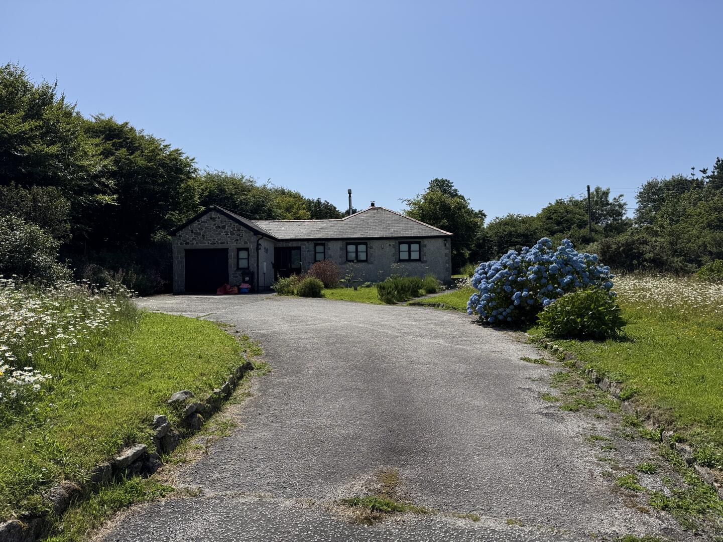 Busveal, Redruth